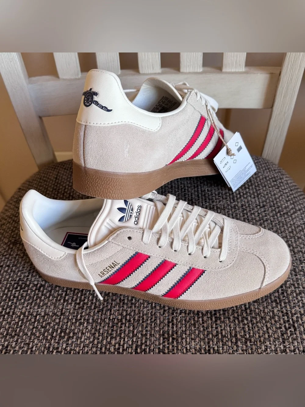 JS3042 Arsenal FC adidas Originals Gazelle
Terrace Icons Off White Better (Men - Picture 8 of 16